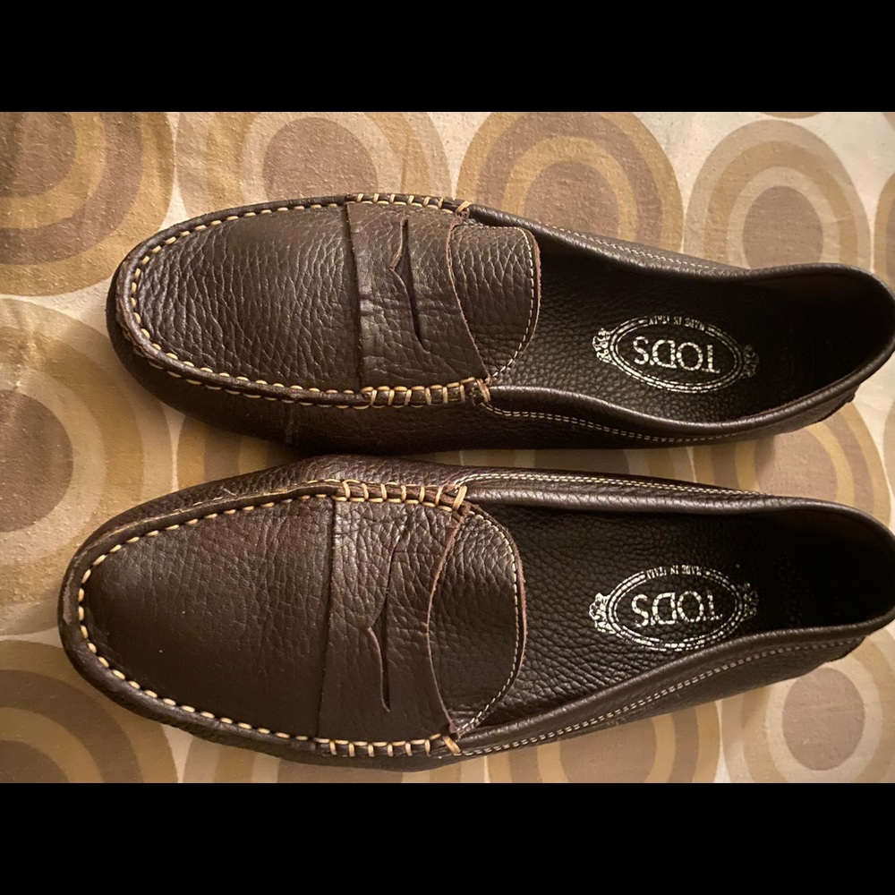 Tod’s gomminos.  Good shape.  Classic.